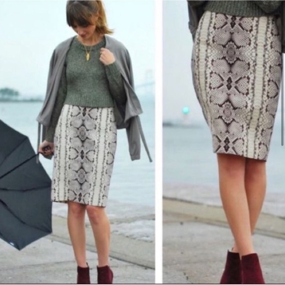 J. Crew Number/No. 2 Pencil Skirt Snake Skin Size: 6 - Picture 3 of 7